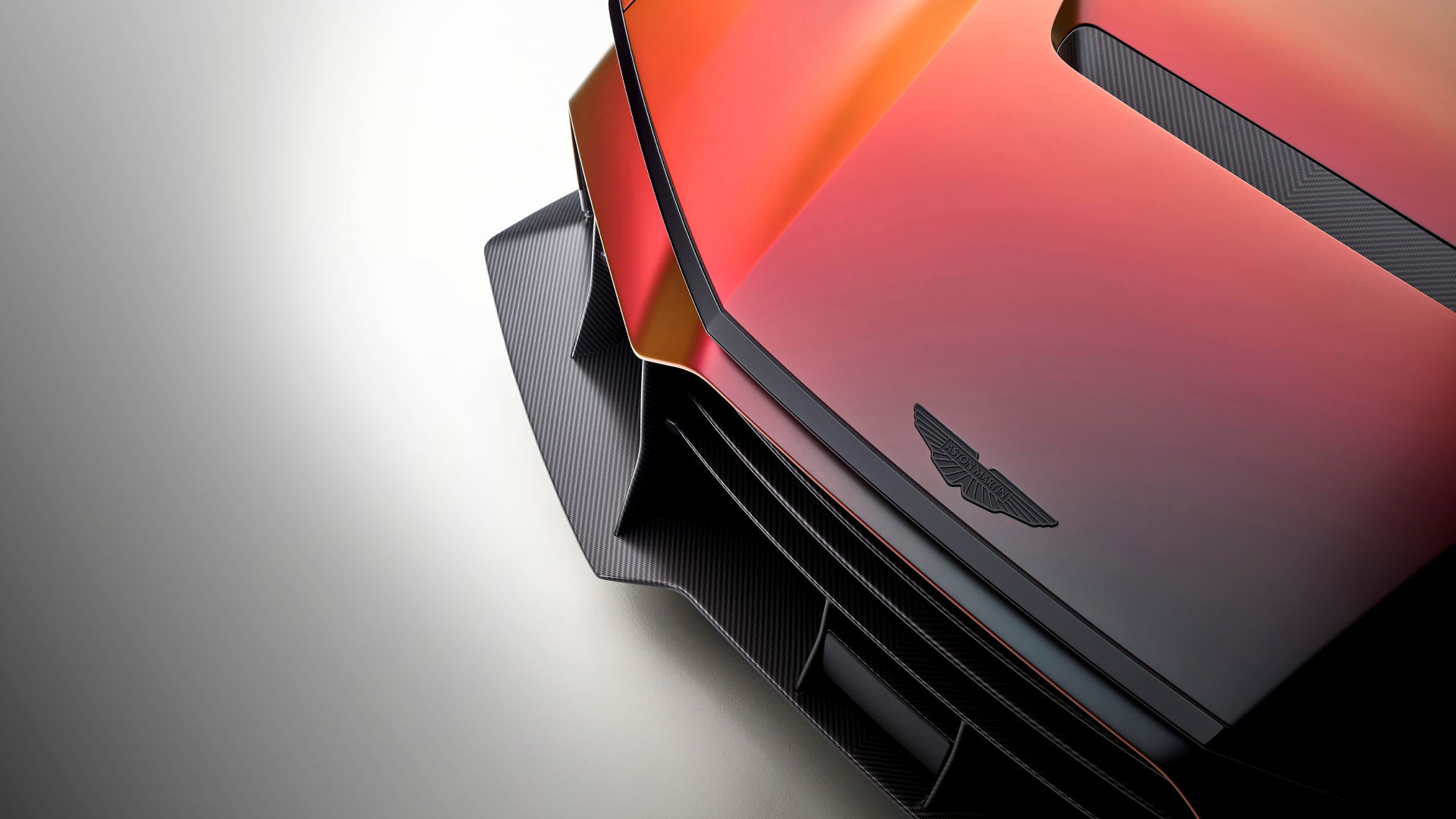 SMALL_Aston Martin Valen_20